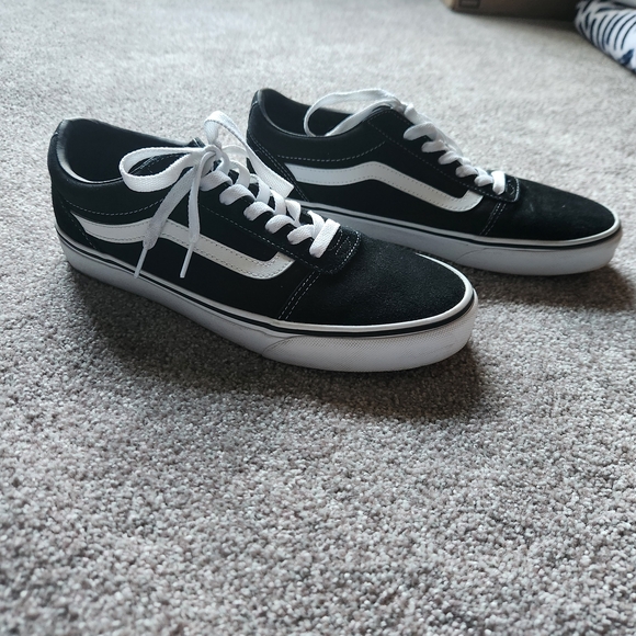 Vans 9.5 Old Skool Shoe - Picture 3 of 8